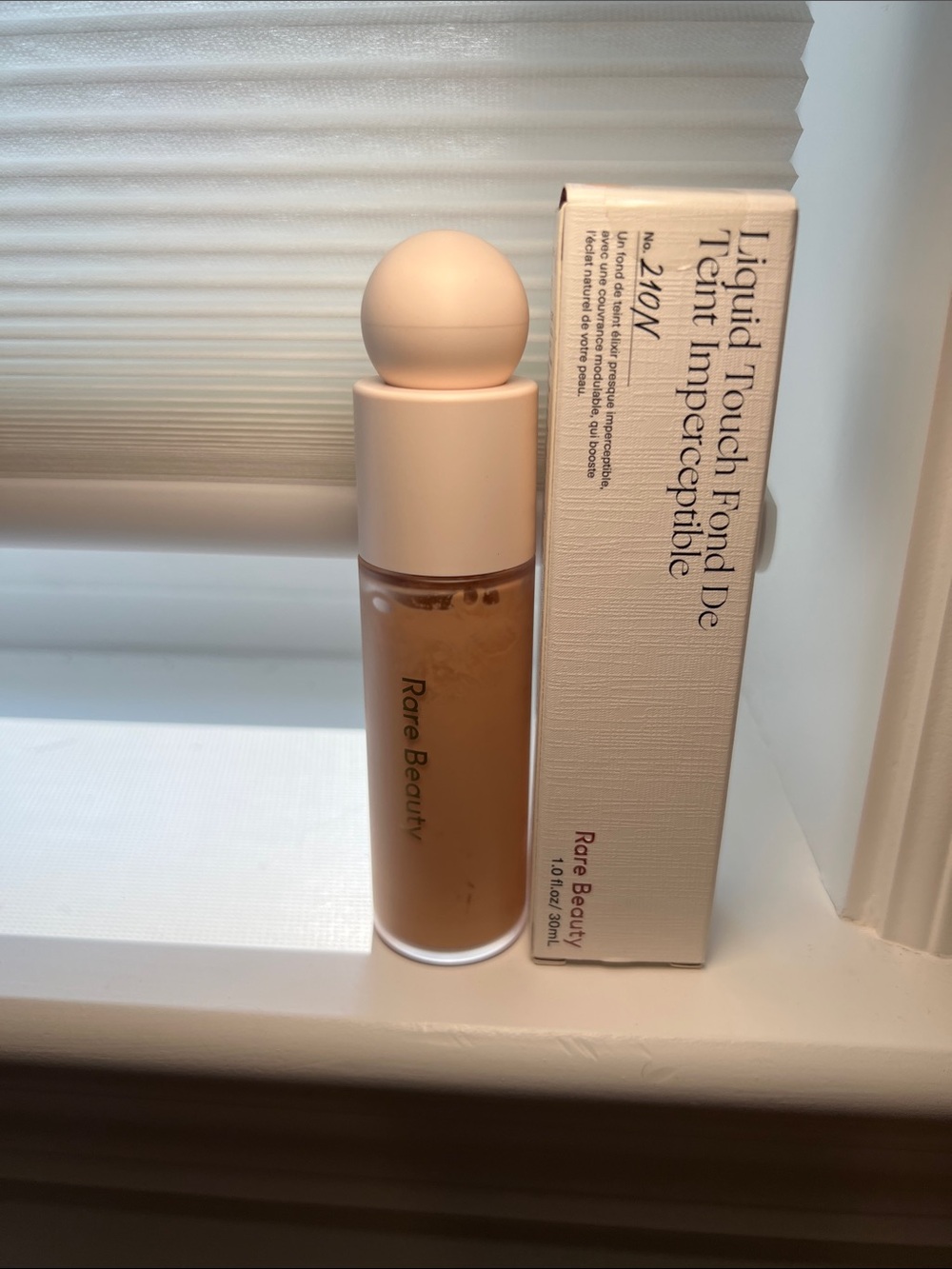 NIB Rare Beauty Liquid Touch Weightless Foundation 210N